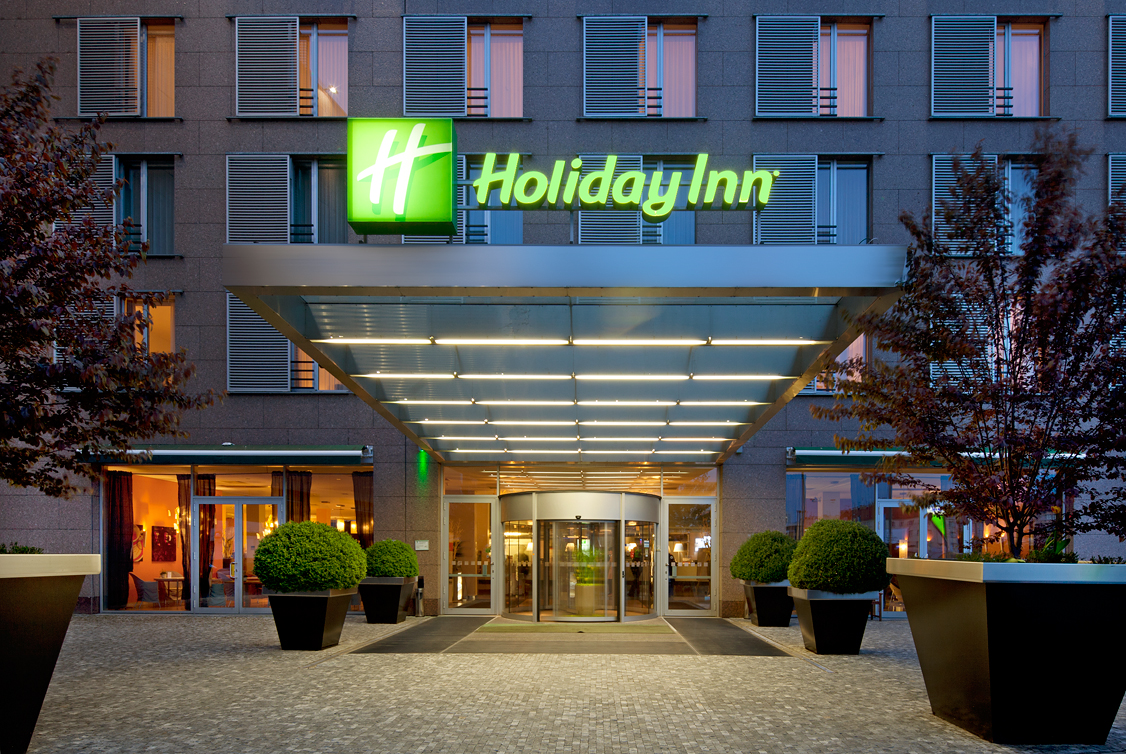 Holiday Inn Prague Congress Centre_Entrance